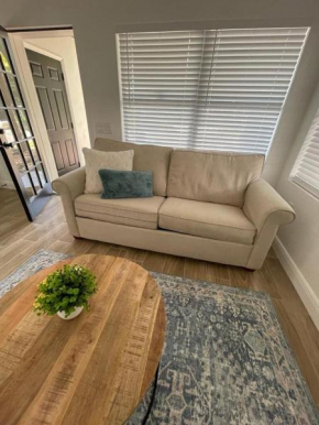 Stylish 2 Bedrooms 2 Bath House In South Tampa